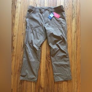 Mountain hardwear wildlands hiking pant/ NWT / men’s size 40/30